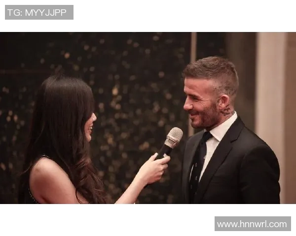 足球明星蒙眼睛高清图片展示与背后故事揭秘